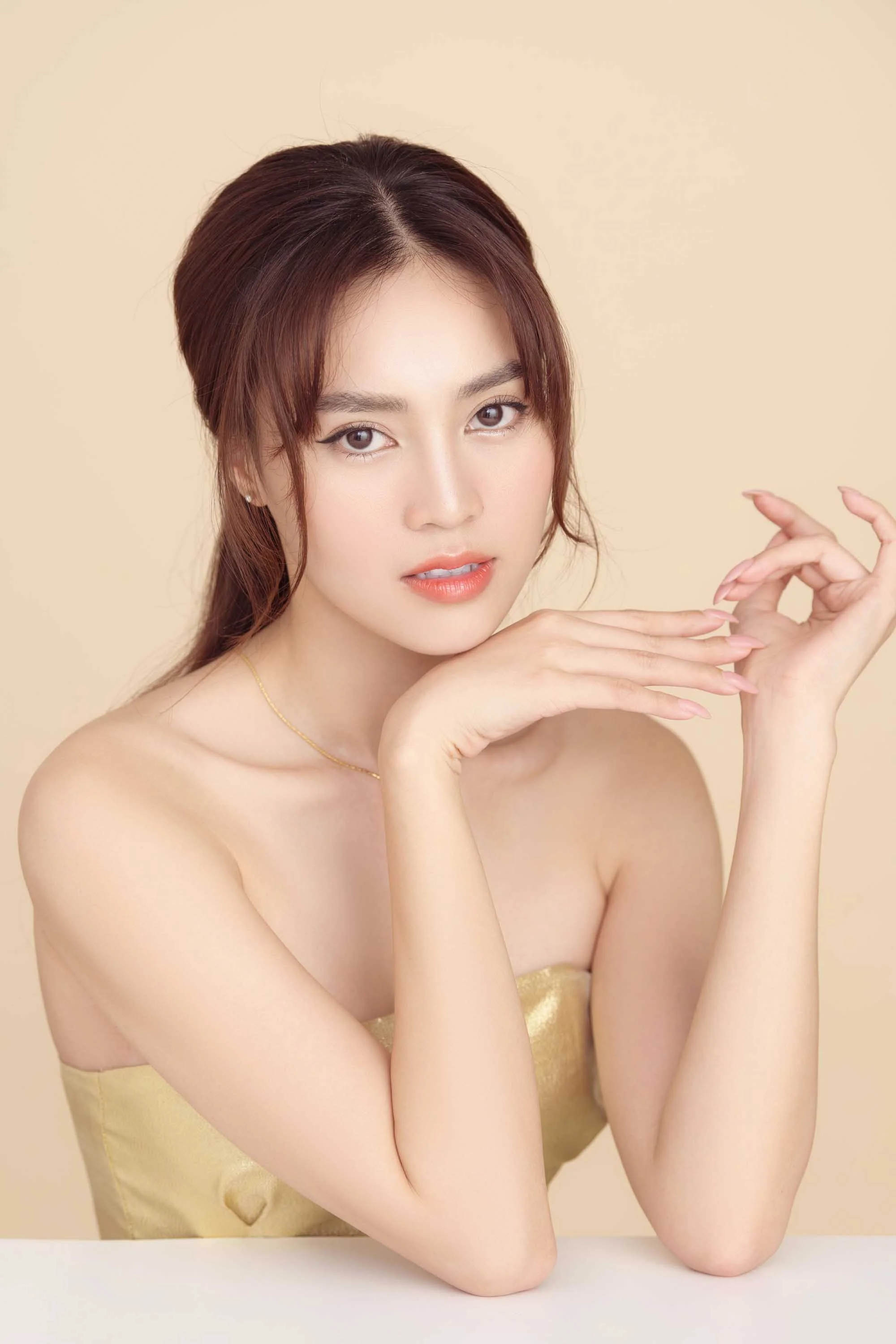 Ninh Dương Lan Ngọc chính thức lên tiếng về nghi vấn xuất hiện clip giường chiếu