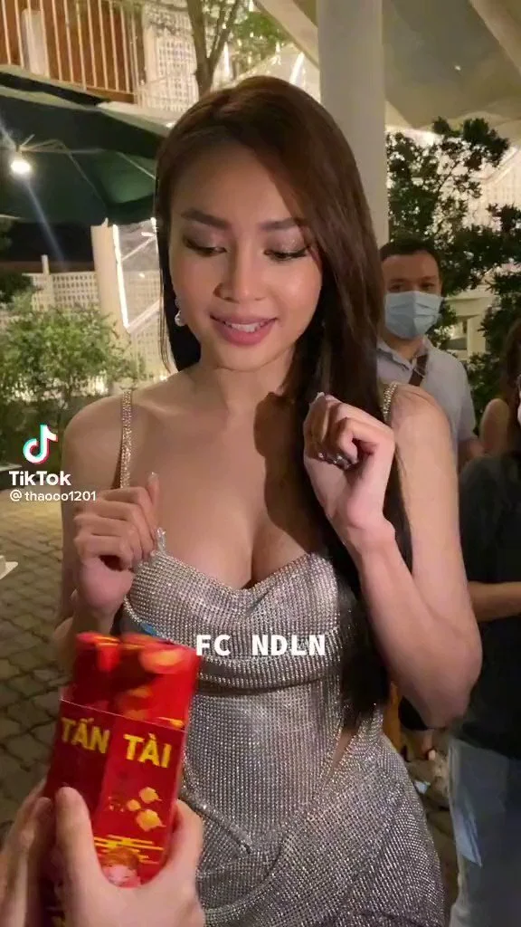 Vietnam Sexy Celebs в X: „Ngắm vòng 1 của Ninh Dương Lan Ngọc 😍“ / X