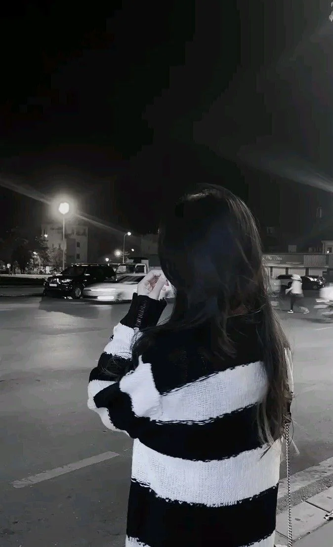 Ảnh nữ che mặt | Ảnh nụ cười, Phụ nữ đẹp, Chụp ảnh girl phố