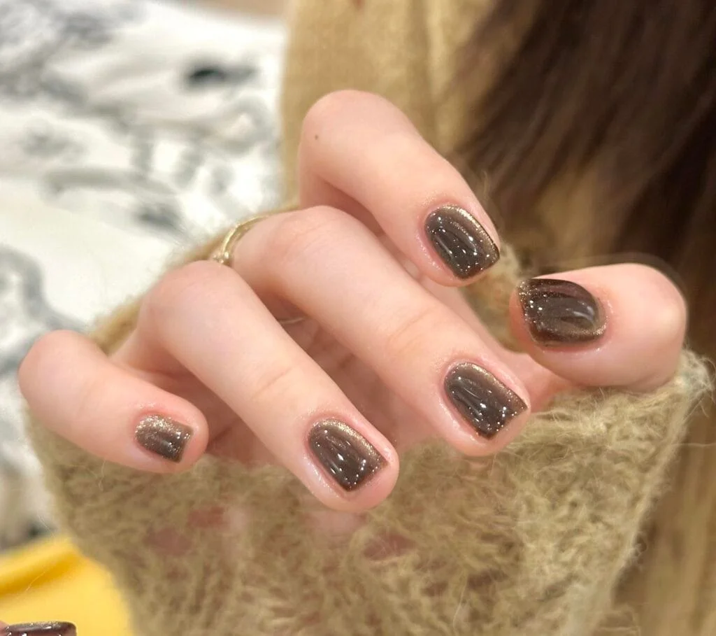 Top 7 mẫu nail mắt mèo đẹp sang trọng dẫn đầu xu hướng 2026 – Nhung Đặng Makeup & Nail | Trang điểm dự tiệc & làm móng chuyên nghiệp (2)