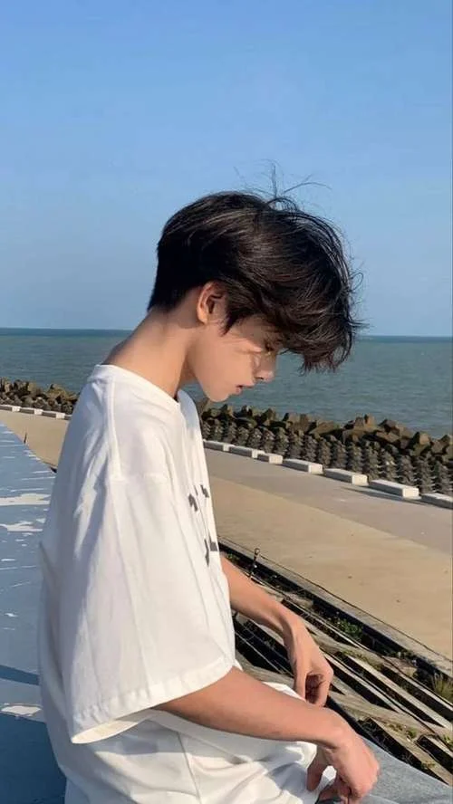 ảnh trai đẹp việt nam góc nghiêng bên biển