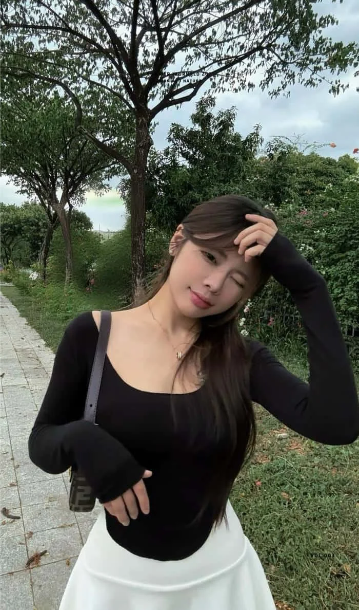 200+ ảnh nude Khúc Thị Hương onlyfans viêm phổi nặng (3)