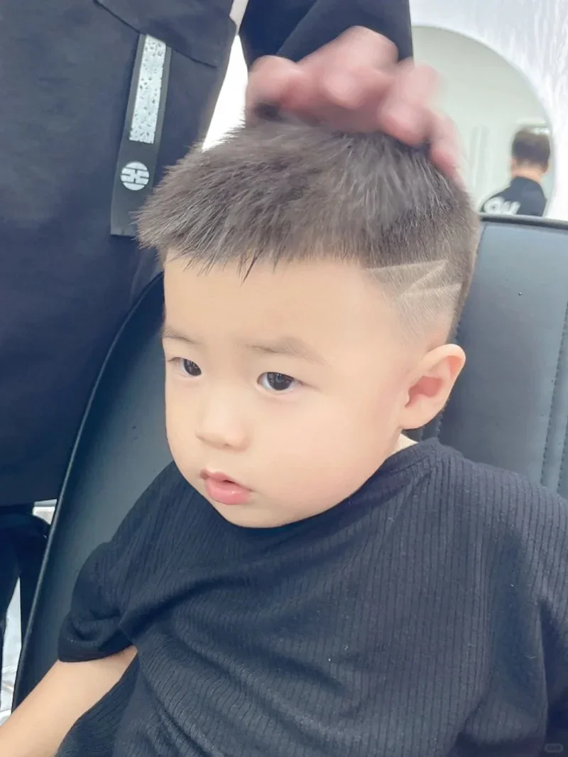 F5 Diện Mạo Cho Hoàng Tử Nhí: 10 Kiểu Tóc Đẹp Cho Bé Trai Cực Chất (3)