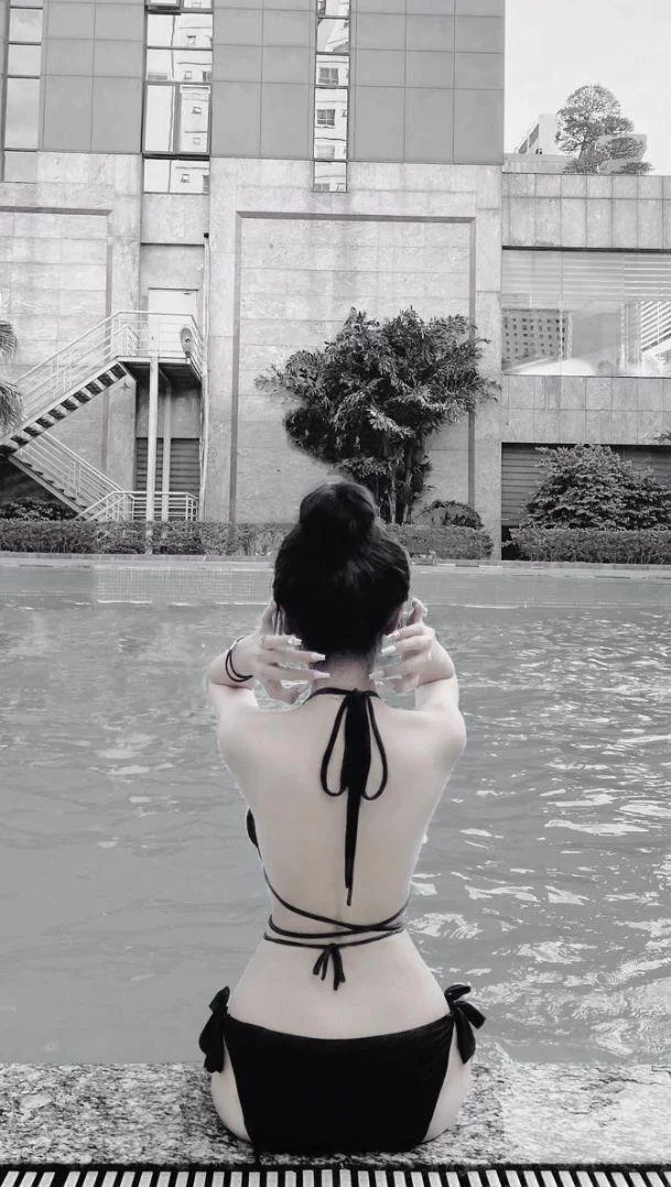 gái ngực to - mẫu 43