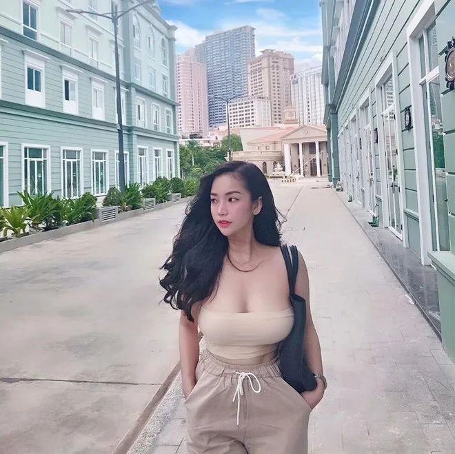 Bộ sưu tập gái ngực to — ảnh 12