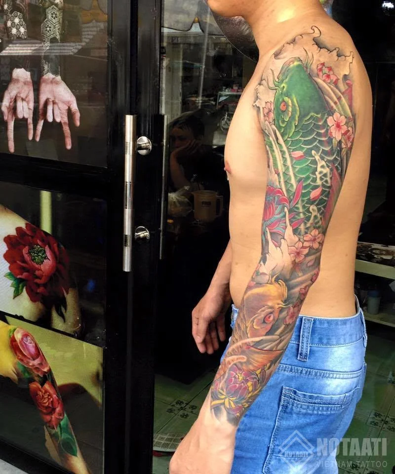 hình xăm hoa văn bắp tay