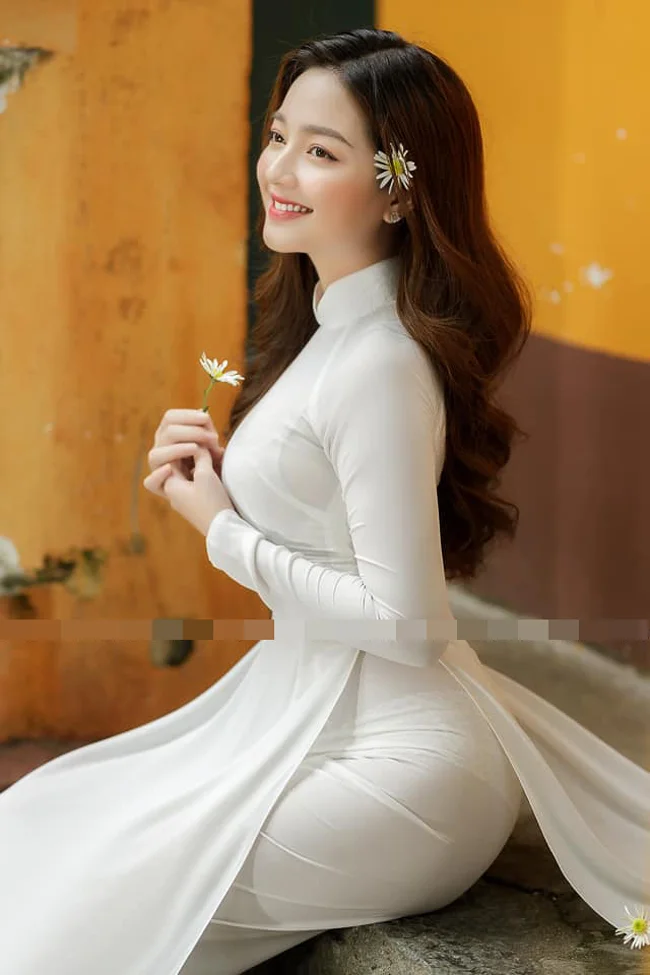 Loạt ảnh bikini nóng bỏng của cô gái mặc áo d� i đẹp như Mai Phương ...