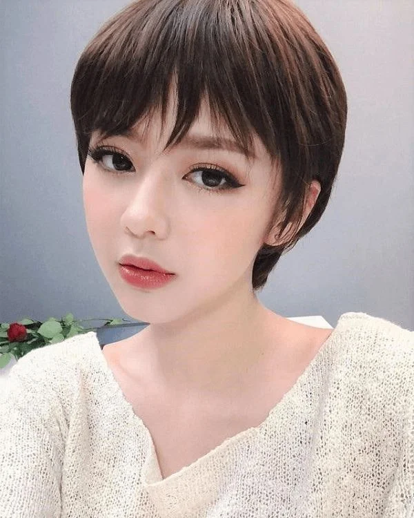 Kiểu tóc tém nữ mái bằng nữ tính